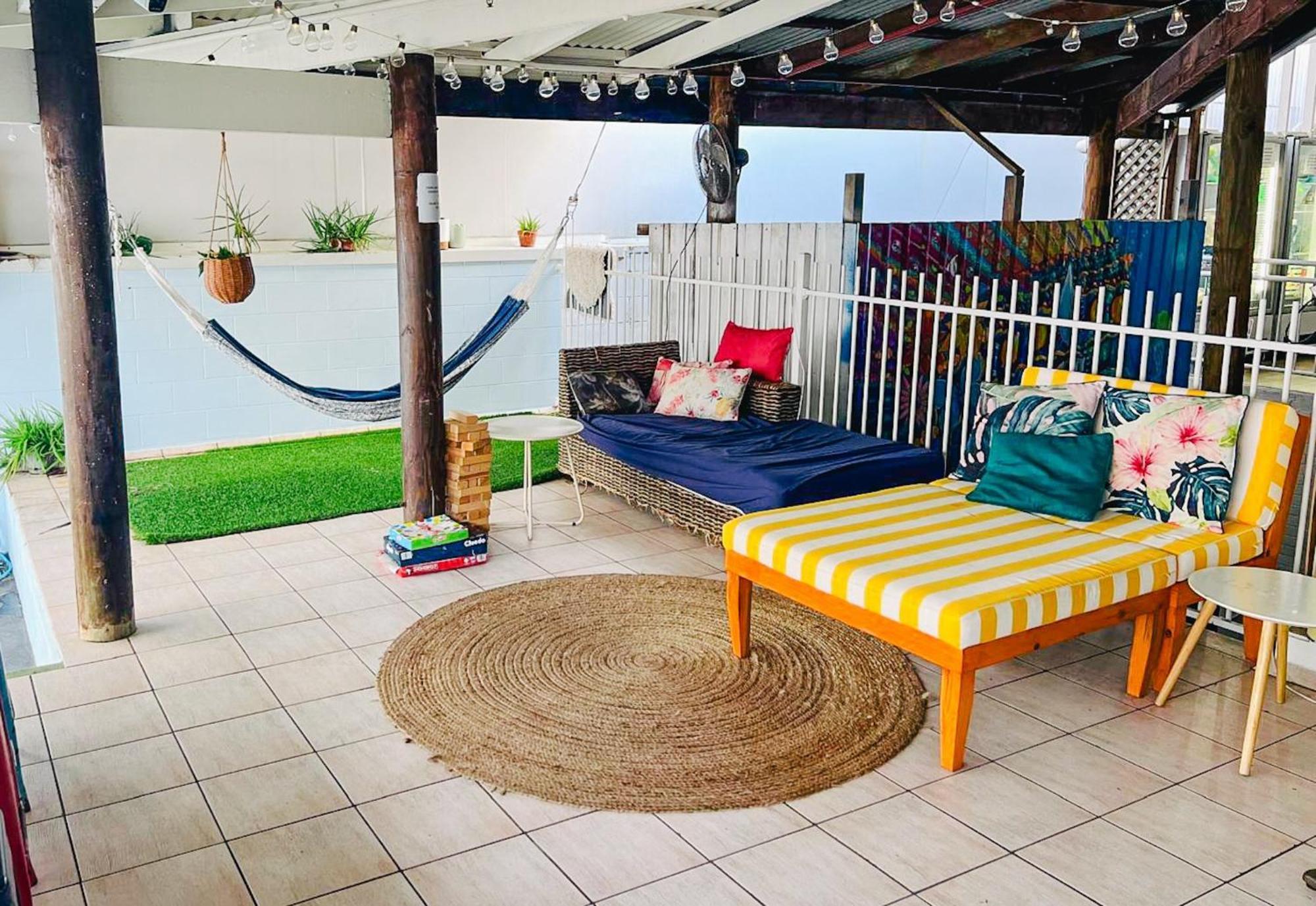 The Espy Hostel Кэрнс Экстерьер фото